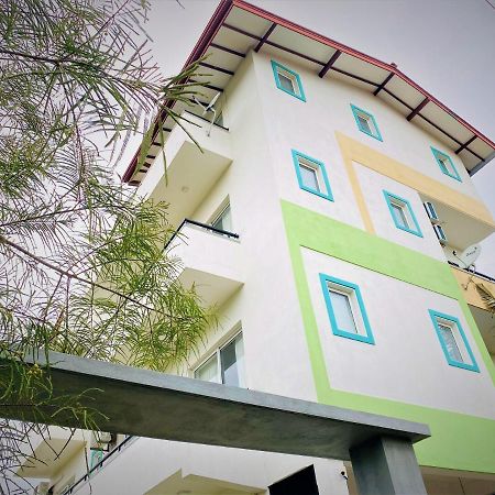 Srimadis Villa Near Airport - نيجومبو المظهر الخارجي الصورة