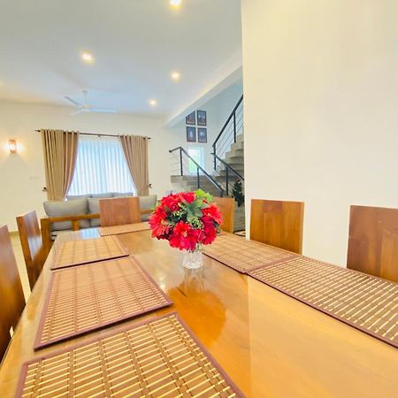 Srimadis Villa Near Airport - نيجومبو المظهر الخارجي الصورة