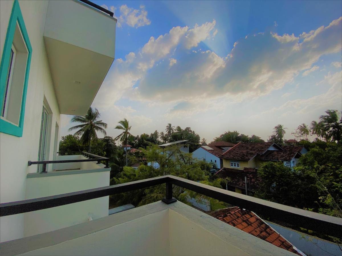 Srimadis Villa Near Airport - نيجومبو المظهر الخارجي الصورة