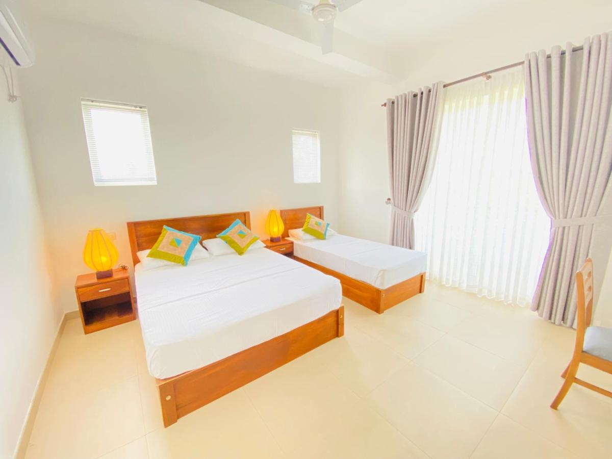 Srimadis Villa Near Airport - نيجومبو المظهر الخارجي الصورة