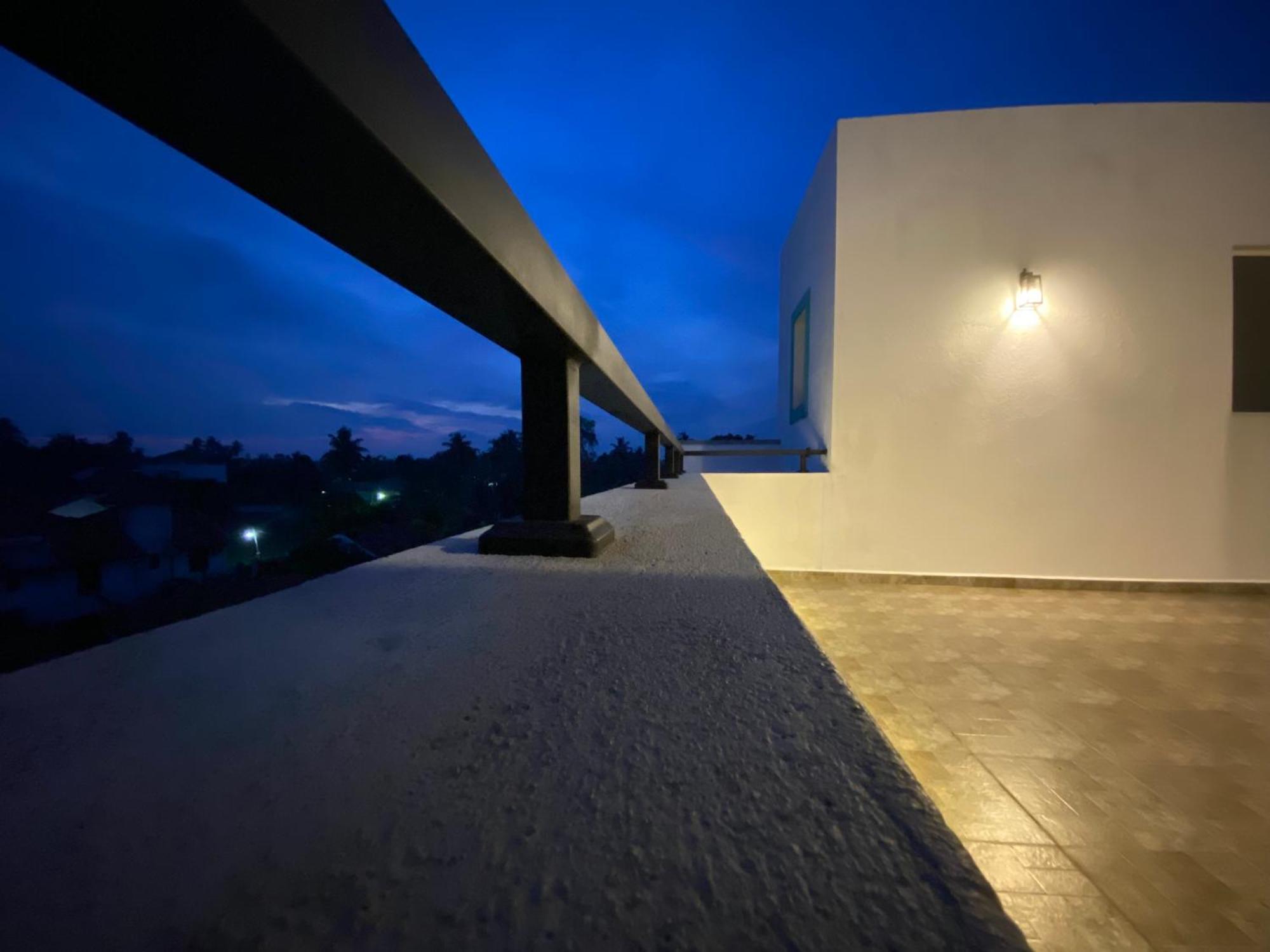 Srimadis Villa Near Airport - نيجومبو المظهر الخارجي الصورة